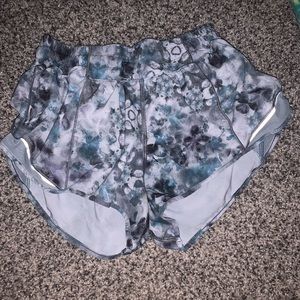 Lulu shorts 2.5